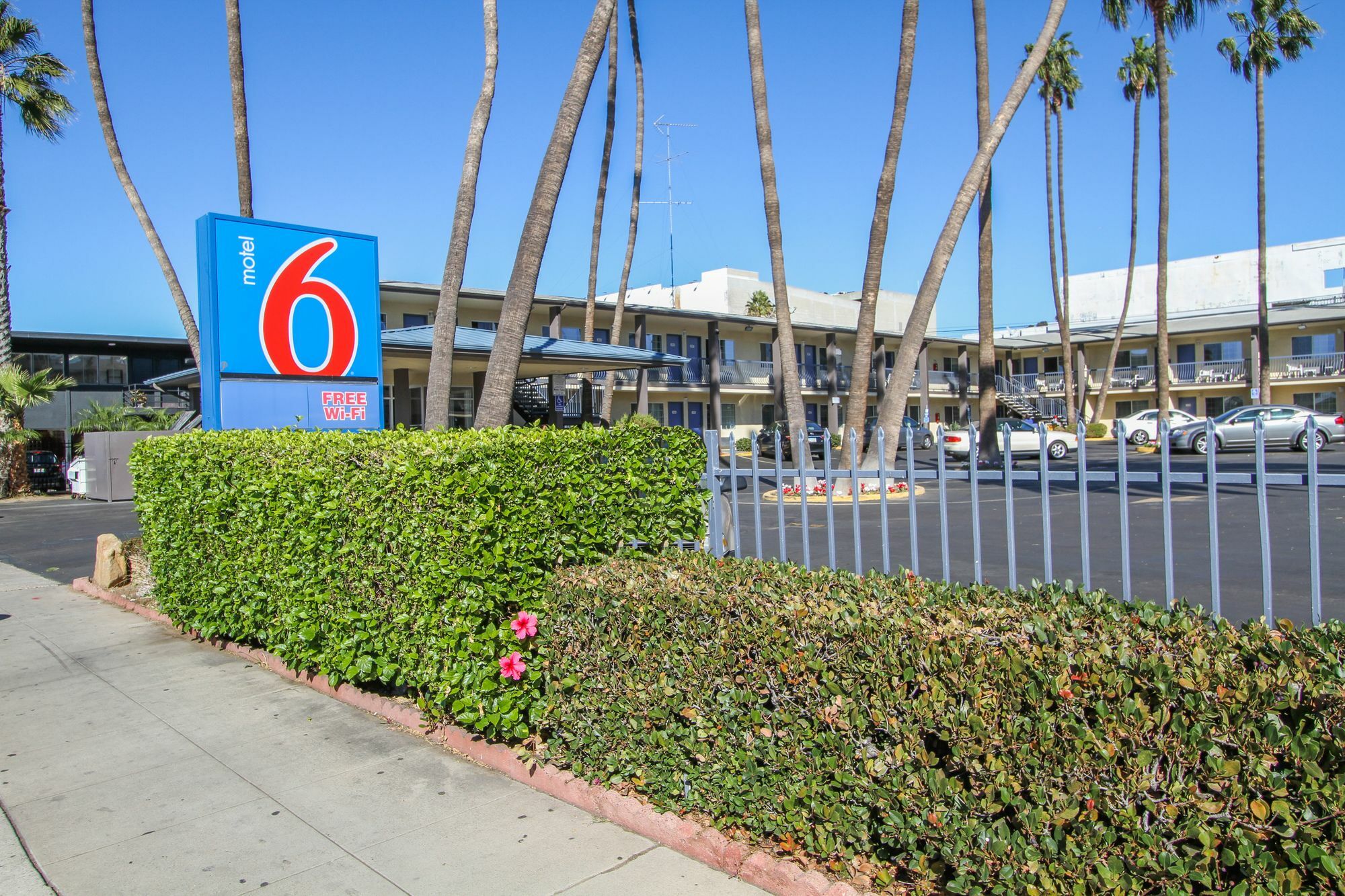 Motel 6 San Diego, Ca Airport Harbor Exterior foto